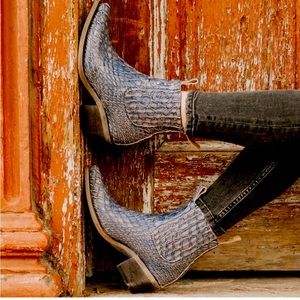 Freebird Faith Stone Snake Ankle Bootie Cowgirl Boot size 10